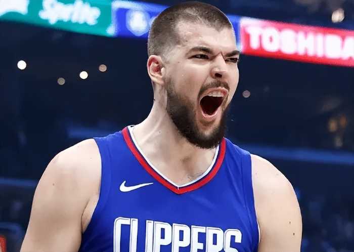 泰伦卢还不调内线？祖巴茨要啥没啥，大洛稳护框，尼德豪泽也用用