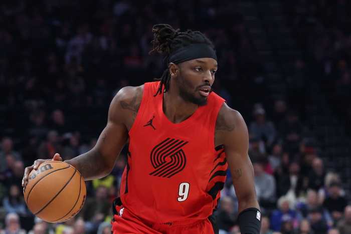 开拓者击败太阳，格兰特23+3，克林根23+12，杰伦格林13+3