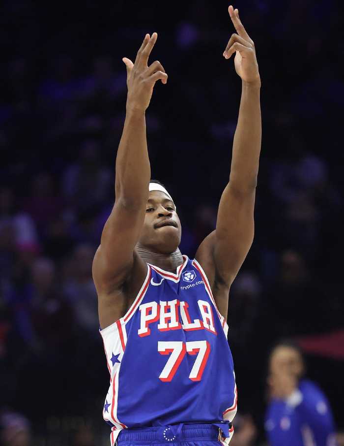 外线几乎弹无虚发！埃奇库姆18中8砍下24分7板 三分7投6中