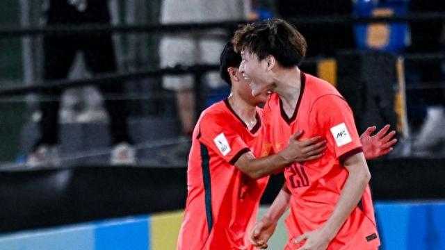 等了21年，国足终于扬眉吐气一回了！